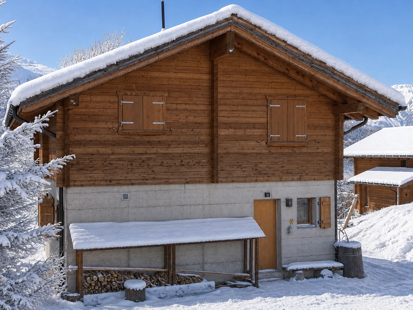 Verschneites Chalet Cherome und Winterlandschaft in Bellwald