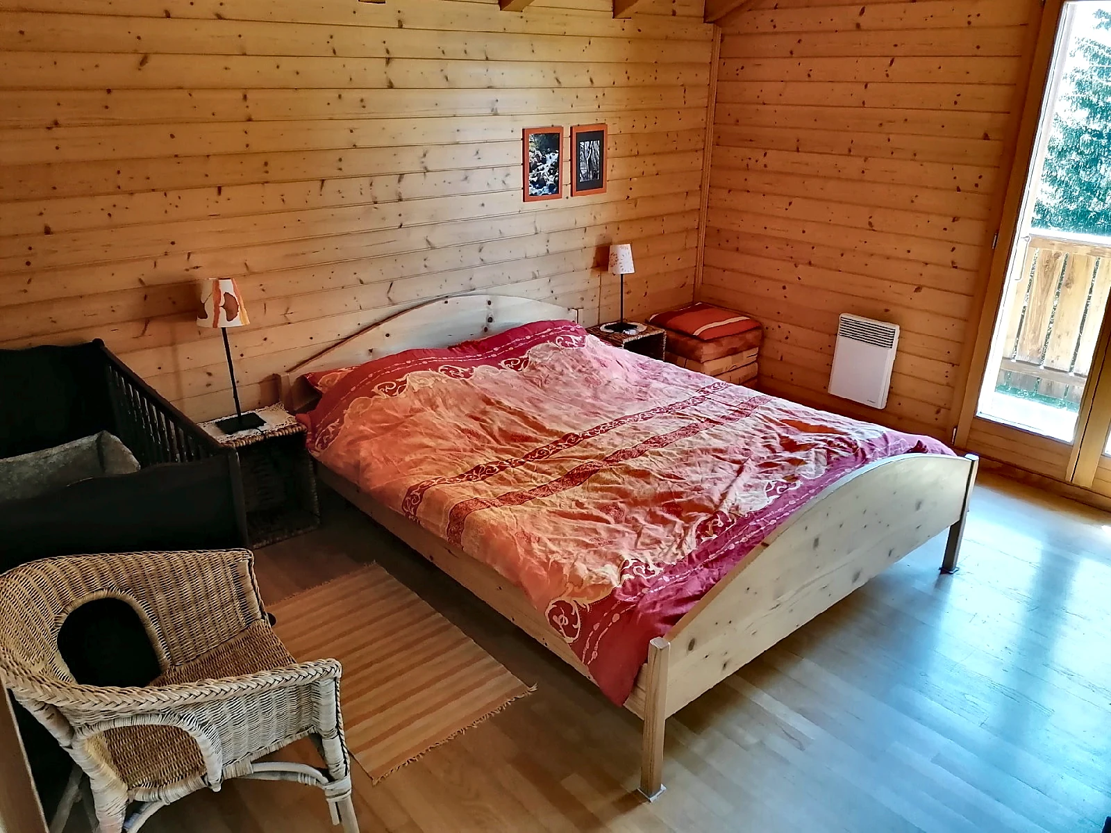 Schlafzimmer im Obergeschoss des Chalet Cherome